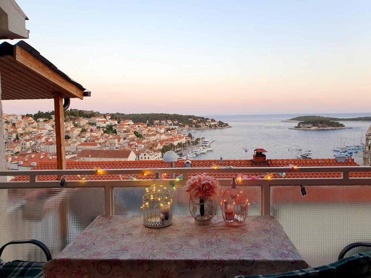Apartments Luci Hvar Town Bagian luar foto
