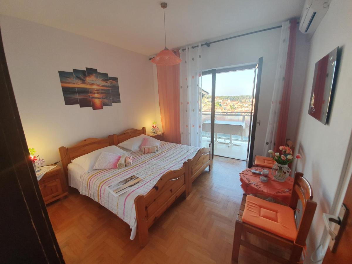 Apartments Luci Hvar Town Bagian luar foto