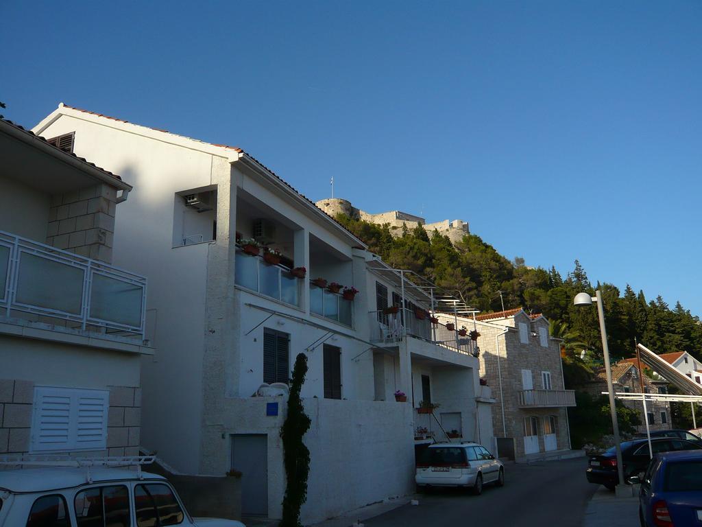 Apartments Luci Hvar Town Bagian luar foto