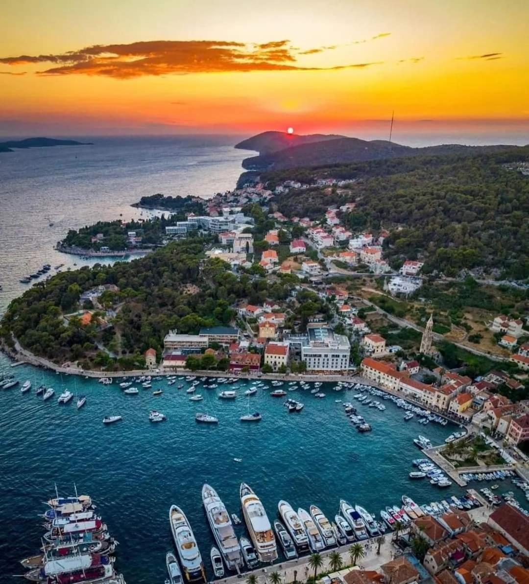 Apartments Luci Hvar Town Ruang foto