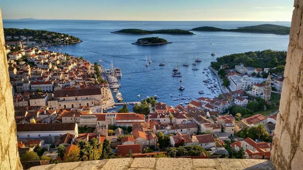 Apartments Luci Hvar Town Bagian luar foto