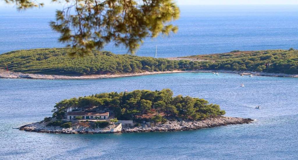 Apartments Luci Hvar Town Bagian luar foto